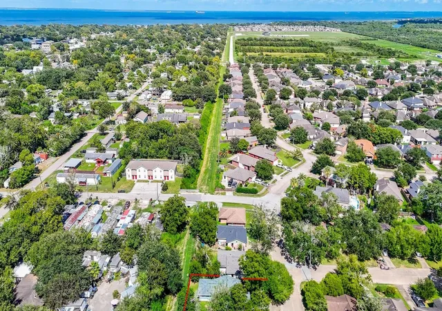 Photo 37 of Single family home for sale at 922 Bacliff Dr, Bacliff, TX 77518 | MLS# 85963593 | Listing updated on 2026-09-27