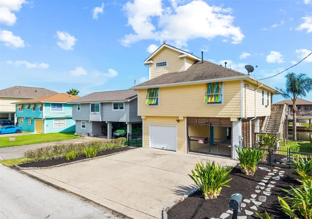 Photo 1 of Single family home for sale at 645 Warsaw St, Hitchcock, TX 77563 | MLS# 85808431 | Listing updated on 2026-09-18