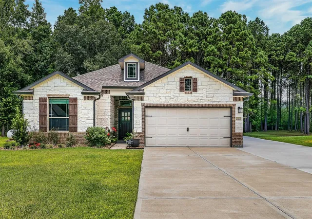 Photo 2 of Single family home for sale at 1295 Road 66112, Dayton, TX 77535 | MLS# 80959098 | Listing updated on 2026-10-08