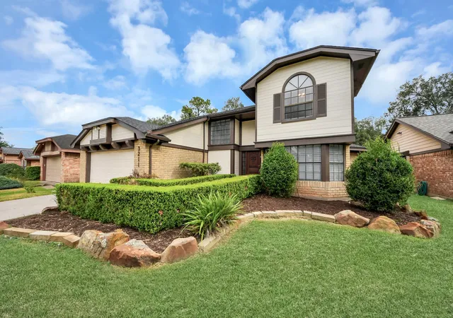 Photo 1 of Single family home for sale at 3211 The Highlands Dr, Sugar Land, TX 77478 | MLS# 67026769 | Listing updated on 2026-09-26