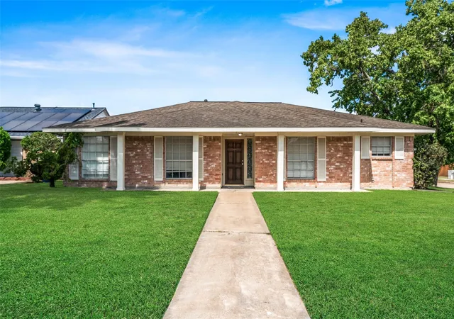 Single family home for sale at 6902 Addicks Clodine Rd, Houston, TX 77083 | MLS# 12015073