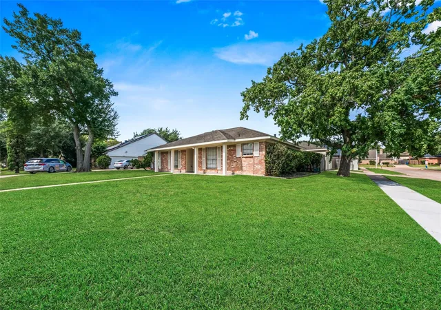 Photo 2 of Single family home for sale at 6902 Addicks Clodine Rd, Houston, TX 77083 | MLS# 12015073 | Listing updated on 2026-09-23