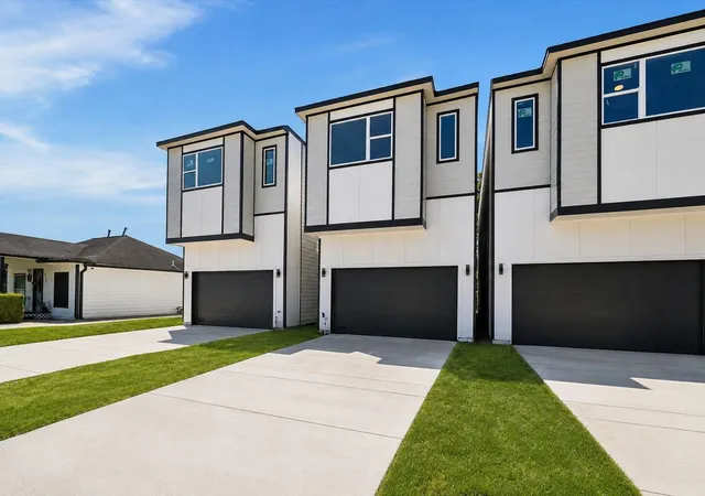 Single family home for sale at 5310 Salina St, Houston, TX 77026 | MLS# 59179271
