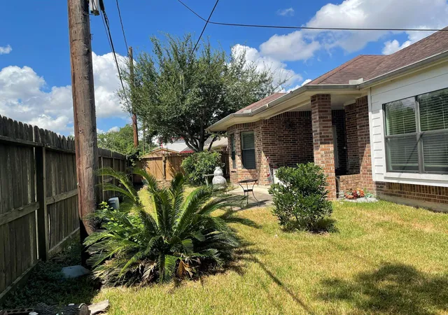 Photo 3 of Single family home for sale at 3910 Cork Dr, Houston, TX 77047 | MLS# 70510145 | Listing updated on 2026-09-11