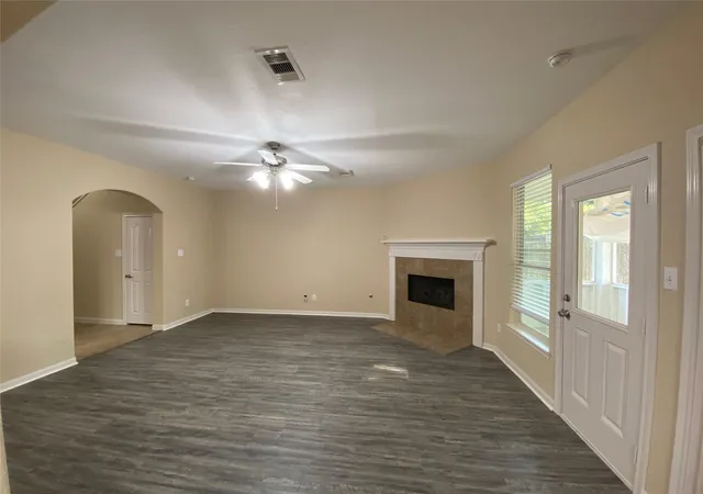 Photo 4 of Single family home for sale at 4903 Summer Ridge Dr, Conroe, TX 77303 | MLS# 76512460 | Listing updated on 2026-09-13