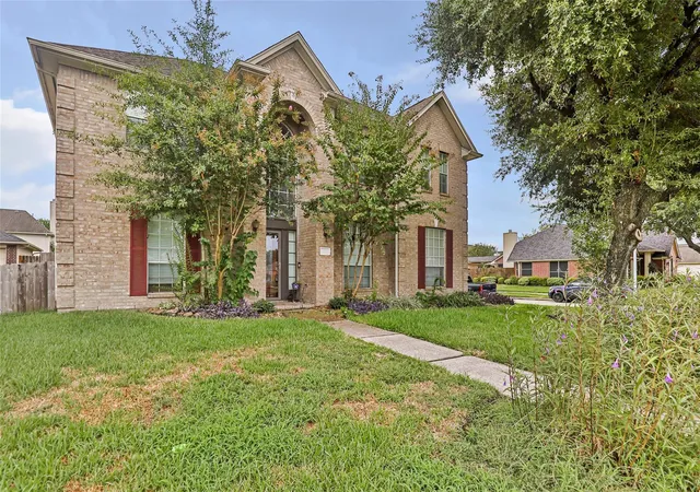 Photo 1 of Single family home for sale at 1831 Country Clb Cvs Dr, Baytown, TX 77521 | MLS# 84857368 | Listing updated on 2026-10-06
