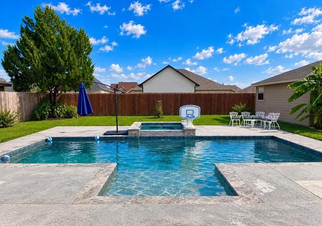 Photo 3 of Sale Pending at 1437 S Bluebonnet Ln, Angleton, TX 77515 | MLS# 34594268 | Listing updated on 2026-09-15