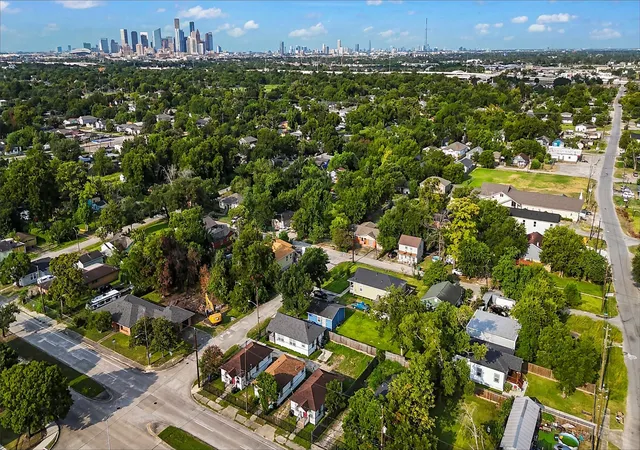 Photo 4 of Land for sale at 3811 Love St, Houston, TX 77026 | MLS# 85043895 | Listing updated on 2026-09-13