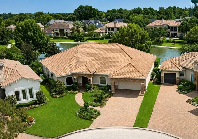 Photo 1 of Single family home for sale at 131 Lake Sterling Gate Dr, Spring, TX 77379 | MLS# 53194168 | Listing updated on 2026-09-27