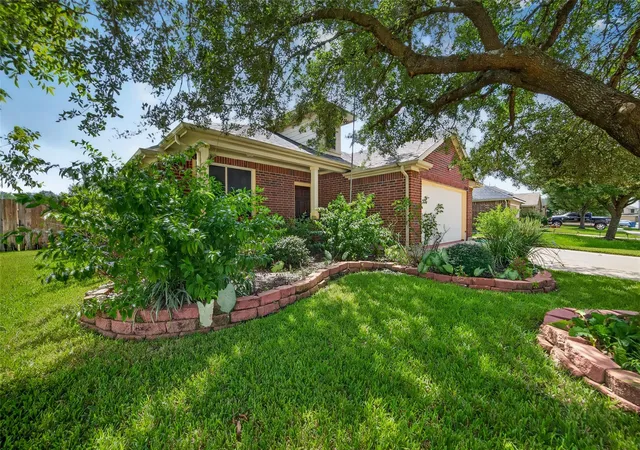 Photo 2 of Single family home for sale at 15734 Bannowsky Ln, Houston, TX 77049 | MLS# 34974880 | Listing updated on 2026-09-22