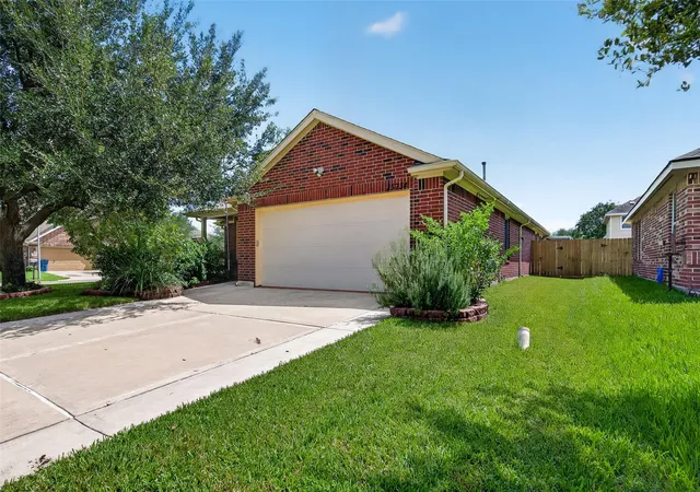 Photo 3 of Single family home for sale at 15734 Bannowsky Ln, Houston, TX 77049 | MLS# 34974880 | Listing updated on 2026-09-22