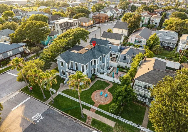Photo 3 of Single family home for sale at 1728 Ave M, Galveston, TX 77550 | MLS# 96231770 | Listing updated on 2026-09-19