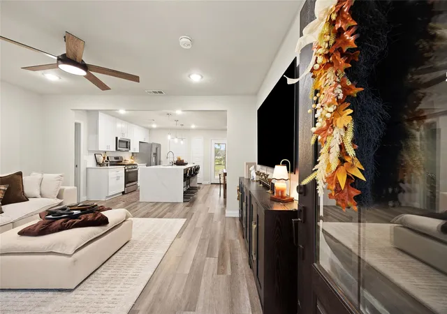 Photo 3 of Single family home for sale at 206 Edens Ave, League City, TX 77573 | MLS# 63919965 | Listing updated on 2026-09-19