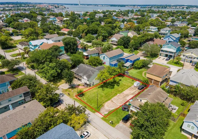 Photo 2 of Land for sale at 822 Cedar Rd, Kemah, TX 77565 | MLS# 81208290 | Listing updated on 2026-09-03