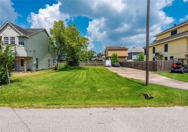 Photo 4 of Land for sale at 822 Cedar Rd, Kemah, TX 77565 | MLS# 81208290 | Listing updated on 2026-09-03