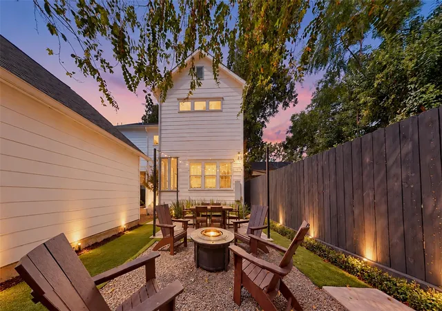 Photo 3 of Single family home for sale at 908 Tabor St, Houston, TX 77009 | MLS# 52443423 | Listing updated on 2026-10-03