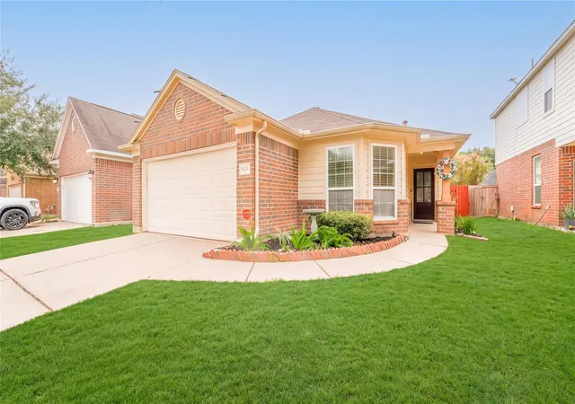 Photo 2 of Single family home for sale at 9531 Barr Spring Dr, Humble, TX 77396 | MLS# 90156174 | Listing updated on 2026-09-16