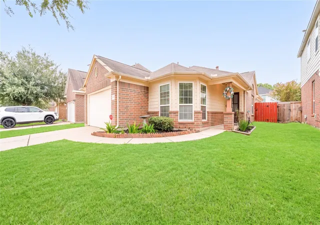 Photo 3 of Single family home for sale at 9531 Barr Spring Dr, Humble, TX 77396 | MLS# 90156174 | Listing updated on 2026-09-16