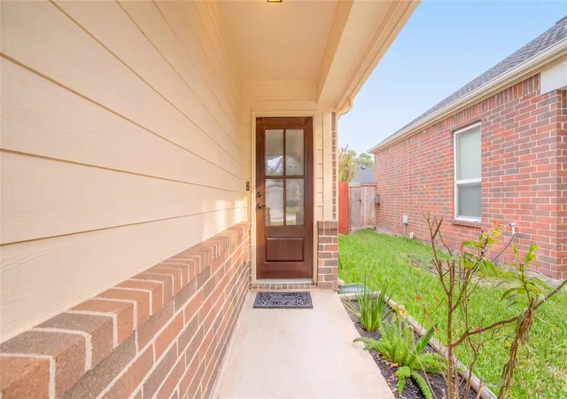 Photo 3 of Single family home for sale at 9531 Barr Spring Dr, Humble, TX 77396 | MLS# 90156174 | Listing updated on 2026-09-16