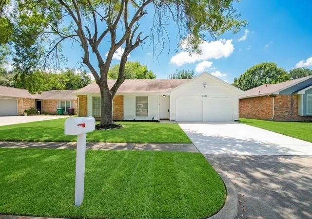 Photo 1 of Single family home for sale at 7010 Tara Dr, Richmond, TX 77469 | MLS# 17348130 | Listing updated on 2026-09-01