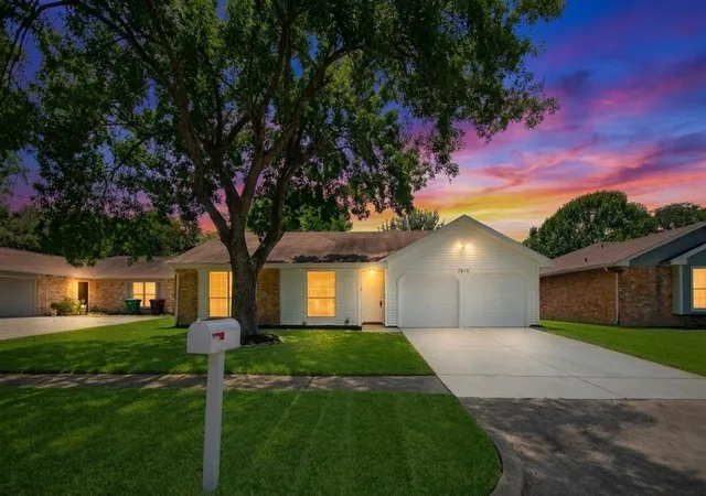 Photo 2 of Single family home for sale at 7010 Tara Dr, Richmond, TX 77469 | MLS# 17348130 | Listing updated on 2026-09-01