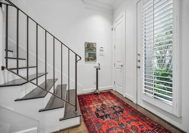 Photo 3 of Single family home for sale at 2423 Waugh Dr, Houston, TX 77006 | MLS# 44237657 | Listing updated on 2026-09-26