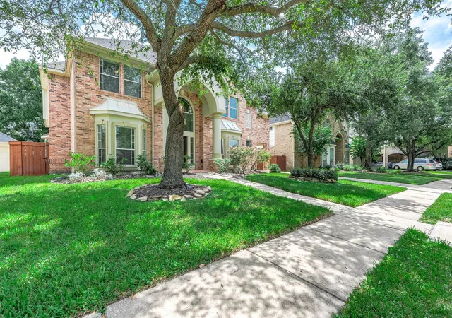 Photo 3 of Single family home for sale at 12119 Cielio Bay Ln, Houston, TX 77041 | MLS# 29032619 | Listing updated on 2026-09-19