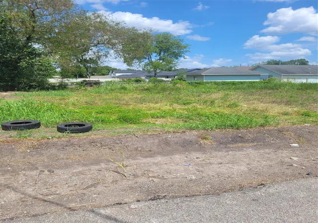 Photo 3 of Land for sale at 8213 Kenton St, Houston, TX 77028 | MLS# 33515571 | Listing updated on 2026-10-04
