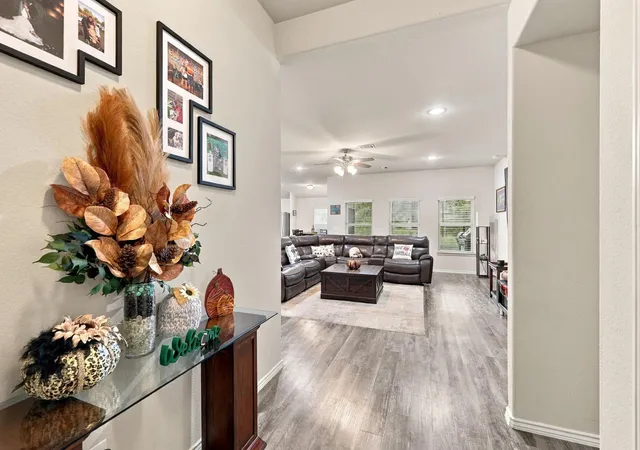 Photo 3 of Single family home for sale at 154 Valiant Ridge Trl, Magnolia, TX 77354 | MLS# 69079077 | Listing updated on 2026-10-06