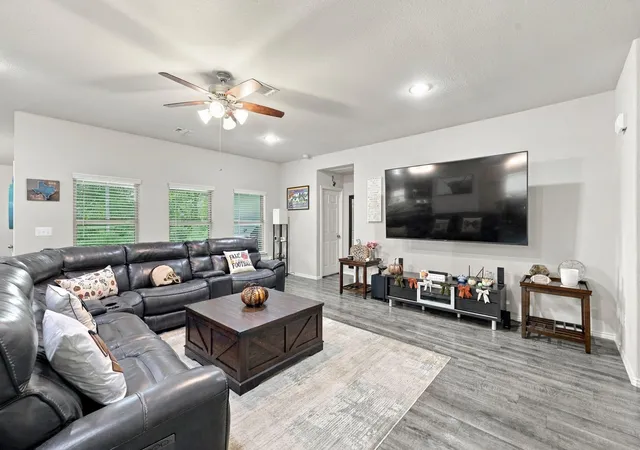 Photo 4 of Single family home for sale at 154 Valiant Ridge Trl, Magnolia, TX 77354 | MLS# 69079077 | Listing updated on 2026-10-06