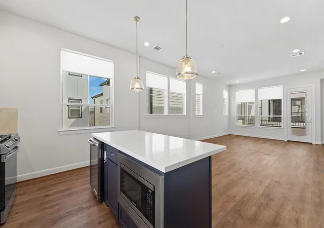 Photo 2 of Single family home for sale at 2802 Grand Fountains Dr #G, Houston, TX 77054 | MLS# 40440975 | Listing updated on 2026-09-16