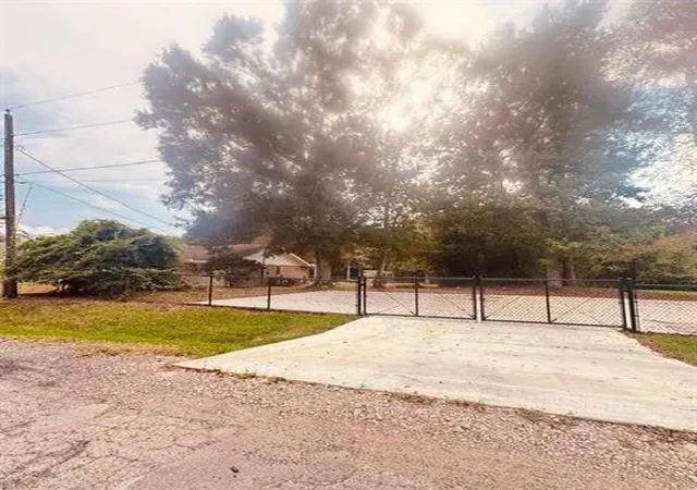 Photo 3 of Single family home for sale at 4802 Holly St, Orange, TX 77630 | MLS# 39286729 | Listing updated on 2026-09-11