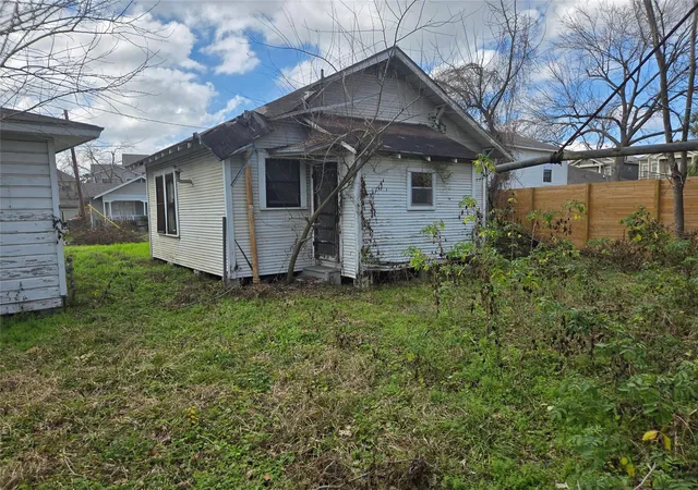 Photo 4 of Land for sale at 2014 Sheldon St, Houston, TX 77008 | MLS# 10296551 | Listing updated on 2026-09-15