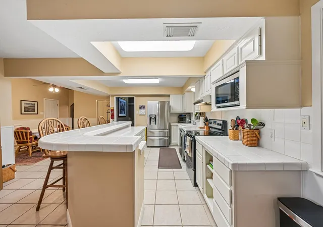 Photo 3 of Single family home for sale at 2535 Cliff Dr, Dickinson, TX 77539 | MLS# 8321177 | Listing updated on 2026-09-18