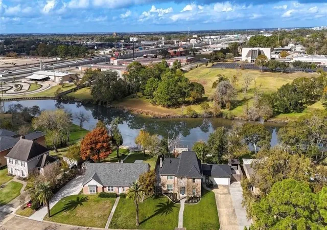 Photo 3 of Single family home for sale at 303 Old Byp Dr, Dickinson, TX 77539 | MLS# 24702765 | Listing updated on 2026-10-09