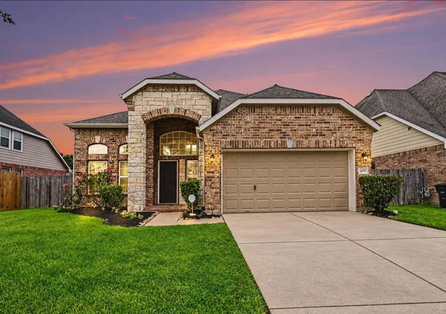 Photo 1 of Single family home for sale at 1439 Barras St, Alvin, TX 77511 | MLS# 37360915 | Listing updated on 2026-09-13