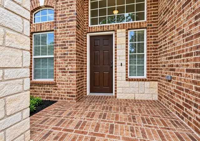 Photo 3 of Single family home for sale at 1439 Barras St, Alvin, TX 77511 | MLS# 37360915 | Listing updated on 2026-09-13