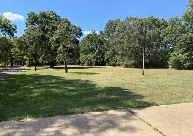 Photo 3 of Single family home for sale at 271 Briargrove, Crockett, TX 75835 | MLS# 60058903 | Listing updated on 2026-10-09