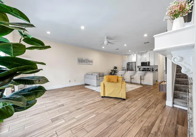 Photo 2 of Condo for sale at 660 Wilcrest Dr #660, Houston, TX 77042 | MLS# 41490361 | Listing updated on 2026-09-22