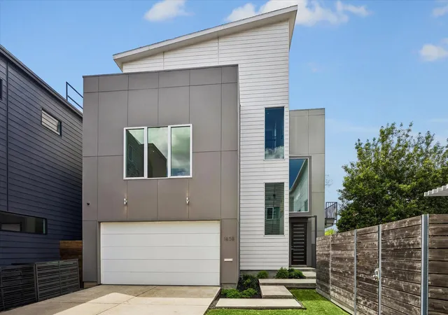 Photo 2 of Single family home for sale at 1808 Palm St, Houston, TX 77004 | MLS# 64981697 | Listing updated on 2026-09-13