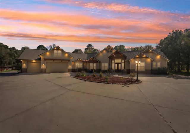 Photo 1 of Single family home for sale at 33135 Willow Bnd Rd, Waller, TX 77484 | MLS# 54250840 | Listing updated on 2026-09-25