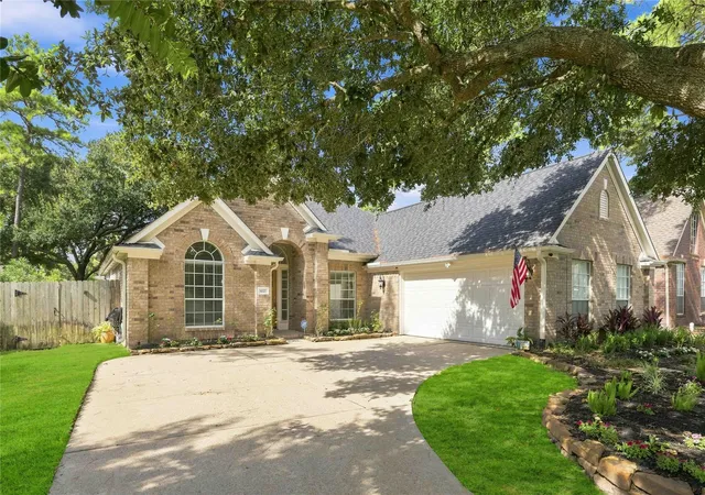 Photo 2 of Sale Pending at 14527 Farrawood Dr, Cypress, TX 77429 | MLS# 44251573 | Listing updated on 2026-09-19