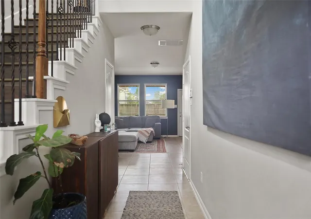 Photo 3 of Single family home for sale at 1510 Summer City Dr, Houston, TX 77047 | MLS# 44042568 | Listing updated on 2026-10-07