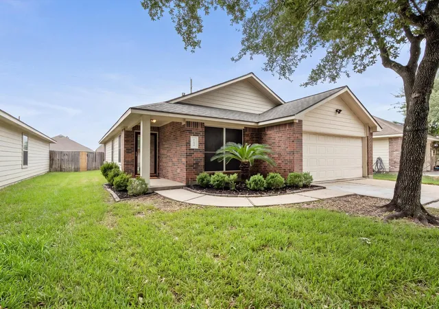 Photo 2 of Sale Pending at 21639 Falvel Lake Dr, Spring, TX 77388 | MLS# 6663599 | Listing updated on 2026-09-17