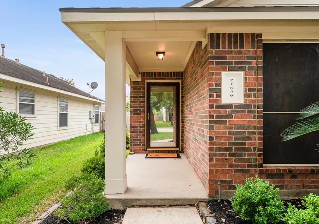 Photo 3 of Sale Pending at 21639 Falvel Lake Dr, Spring, TX 77388 | MLS# 6663599 | Listing updated on 2026-09-17