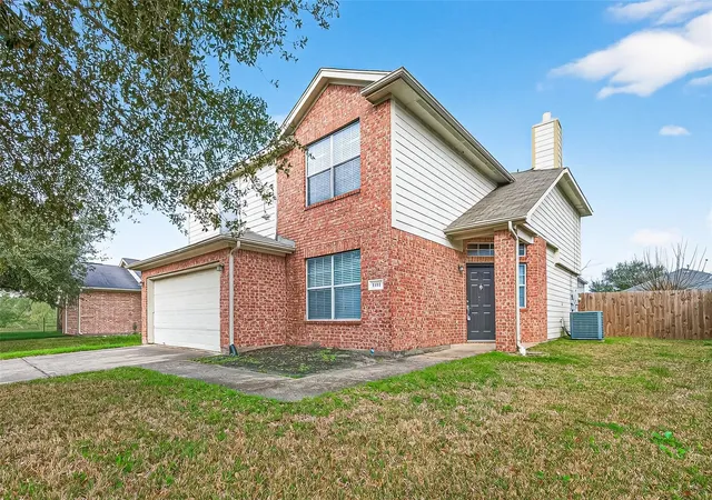 Single family home for sale at 1411 Heath Cote Ln, Houston, TX 77073 | MLS# 27385937