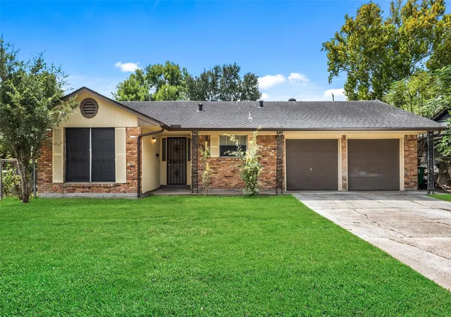 Photo 1 of Single family home for sale at 6003 Heatherbrook Dr, Houston, TX 77085 | MLS# 26505389 | Listing updated on 2026-09-04