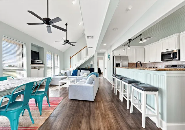Photo 3 of Townhouse for sale at 90 Private Rd 638 #90, Matagorda, TX 77457 | MLS# 77327375 | Listing updated on 2026-09-08