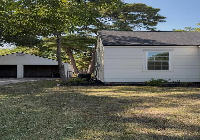 Photo 2 of Single family home for sale at 723 E Blackshear St, Navasota, TX 77868 | MLS# 35985651 | Listing updated on 2026-09-24