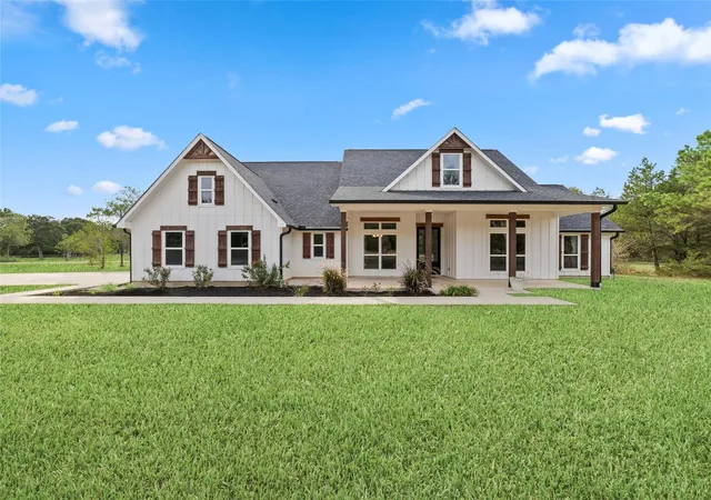 Single family home for sale at 1011 Bonfire W Rd, Cat Spring, TX 78933 | MLS# 73796314